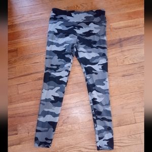 Like New Wild Fable Camo Leggings M